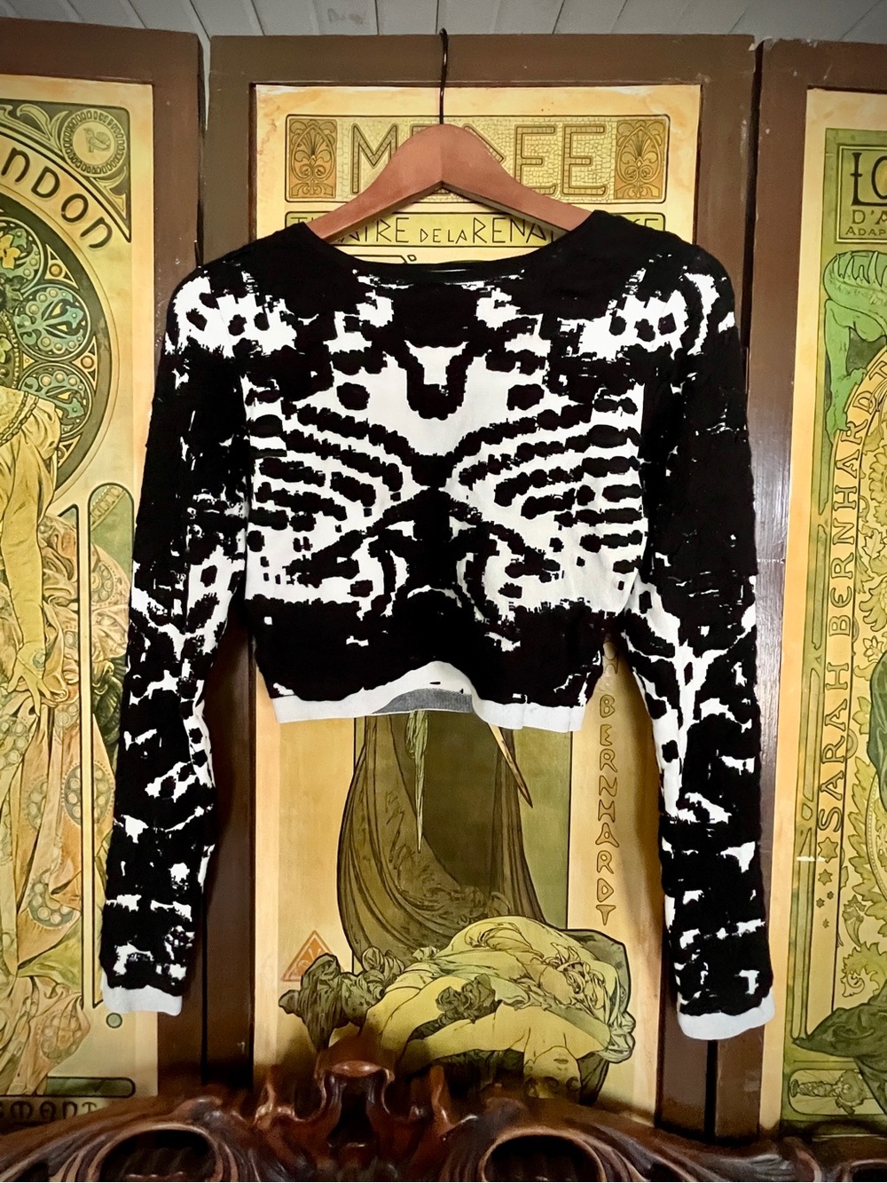 Lucy Paris Black & White Abstract Inkblot Graphic Cropped Knit Sweater NWT